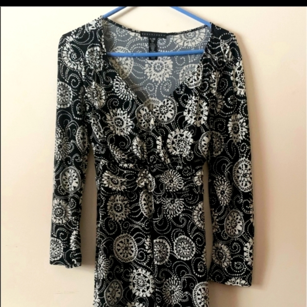 Apostrophe black and white top LG 14/16 ❤💚💚💚💚